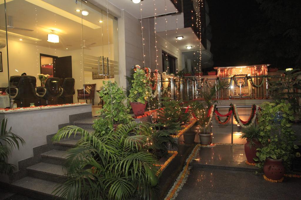 Indiyaah Inn Γκουργκάον Δωμάτιο φωτογραφία