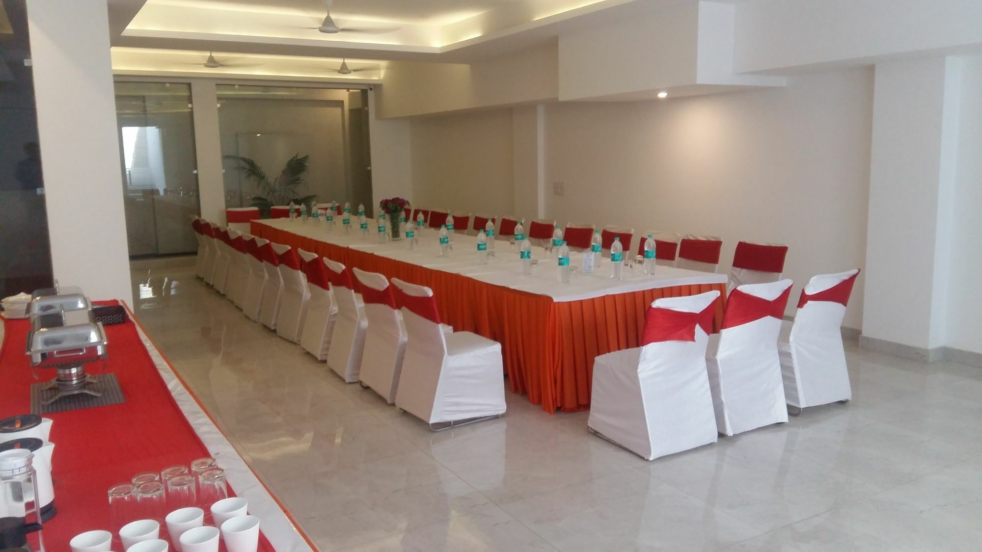 Indiyaah Inn Γκουργκάον Εξωτερικό φωτογραφία