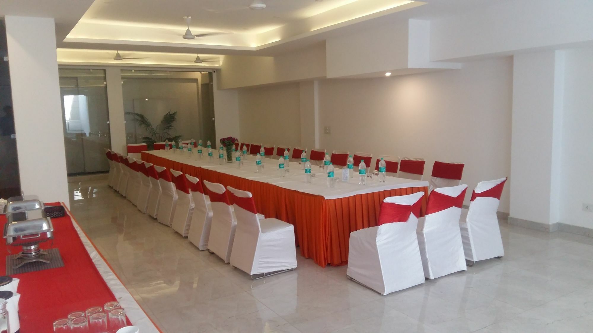 Indiyaah Inn Γκουργκάον Εξωτερικό φωτογραφία