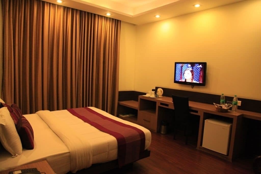 Indiyaah Inn Γκουργκάον Εξωτερικό φωτογραφία